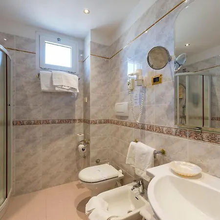 Szálloda 4 Stagioni Sensus 3*